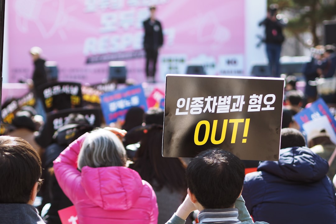 GDP 0.7%, 반도체는 웃는데 왜 나만 힘들까 — 2025 경제의 진짜 민낯